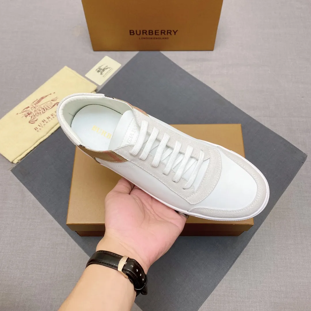 p400 【Burberry】Burberry’s new men’s casual shoes! Classic striped cloth paired with imported first-layer silk calfskin and high-mercerized nubuck leather. Real sheepskin lining is very comfortable. Original outsole. Two-color selection, details determine quality. Welcome to compare. Size: 38-44 No. 068